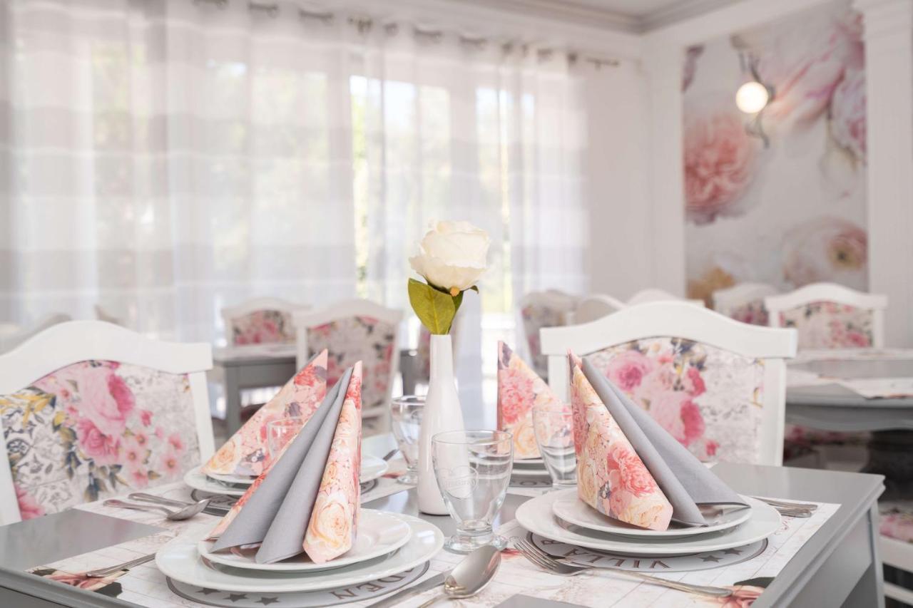 Rose Garden Bed & Breakfast *