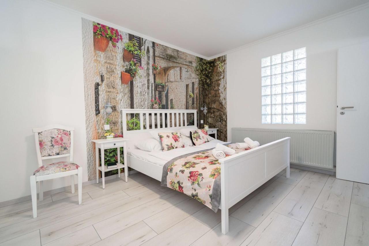 Rose Garden Bed & Breakfast