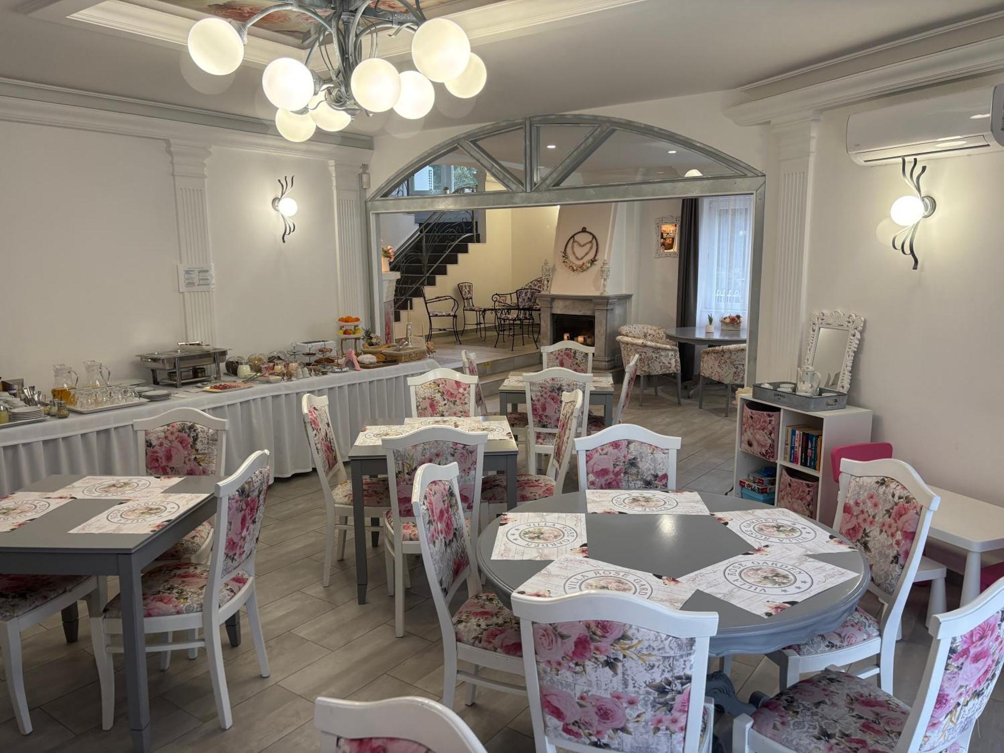Couette-café Rose Garden *